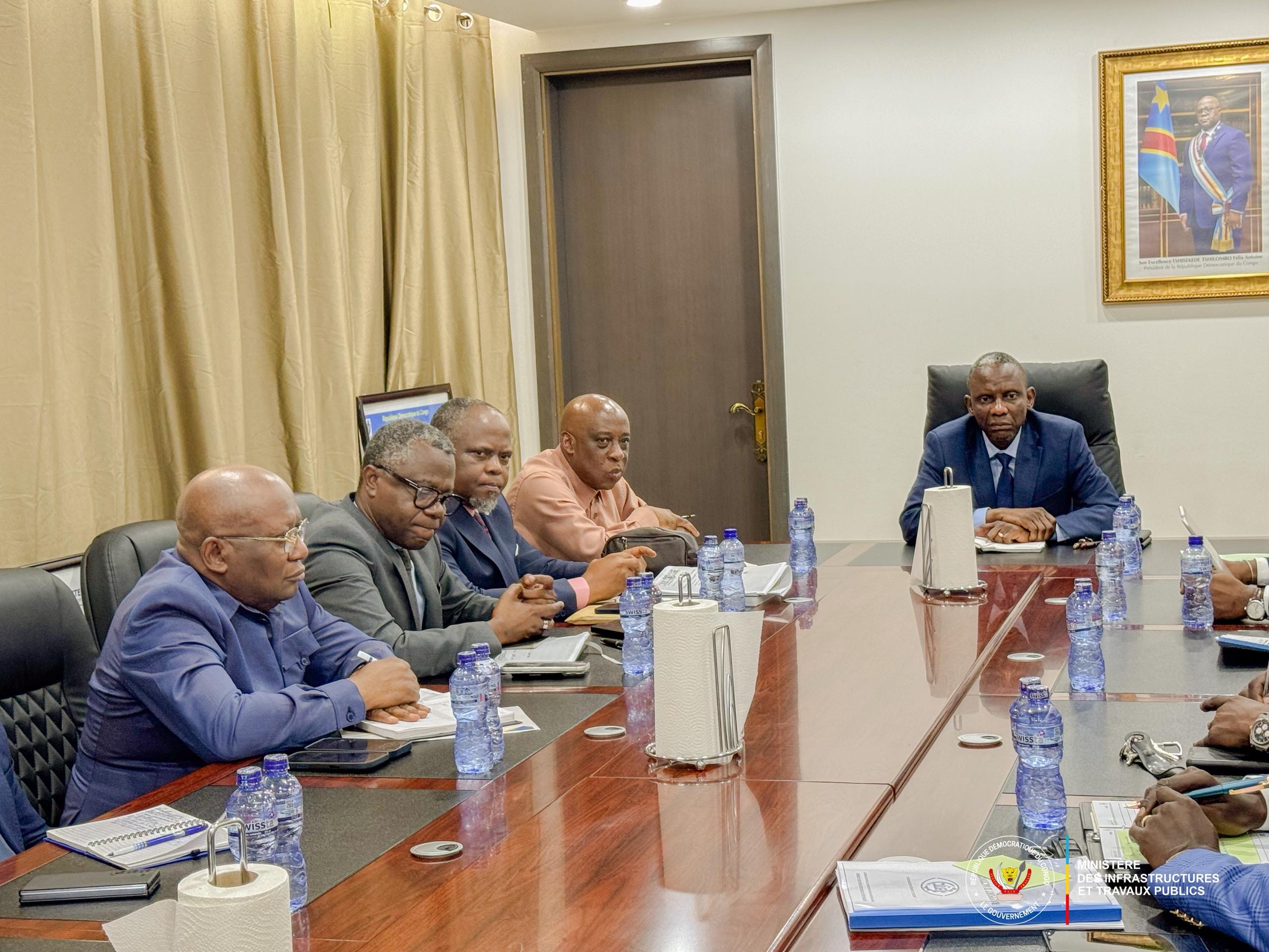 Infrastructures en RDC : John Banza Lunda met les bouchées doubles pour la modernisation et l'urgence climatique