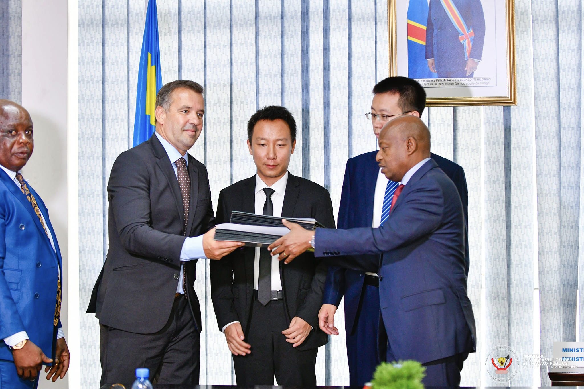 Réhabilitation de la route Kwilu-Kimpangu: signature du contrat entre le Ministère des ITP et le consortium CRBC et Technovia